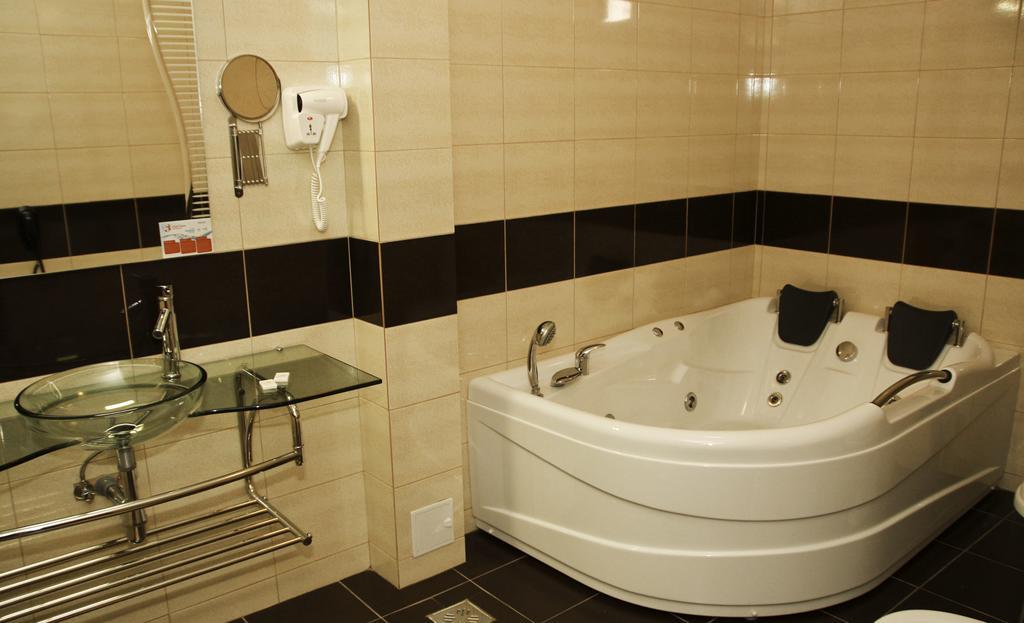 Bacolux Diana, Herculane Baile Herculane Ngoại thất bức ảnh
